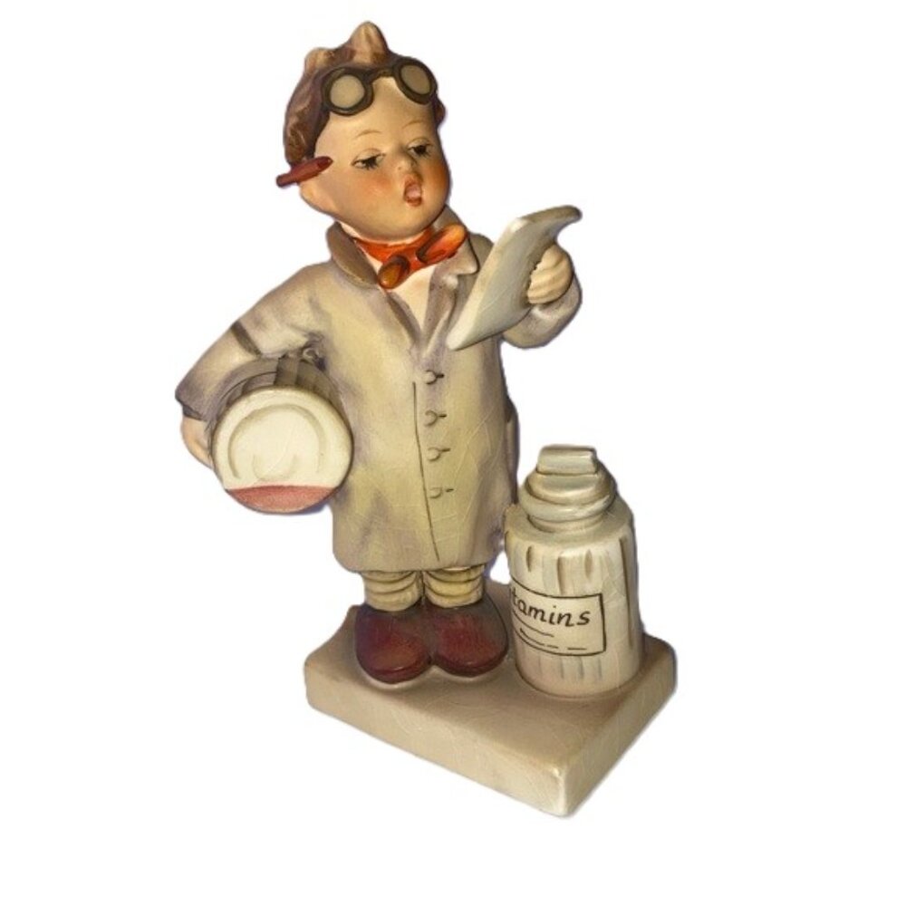 Vintage Goebel M.I. HUMMEL "Little Pharmacist" 322 Figurine 6 inches